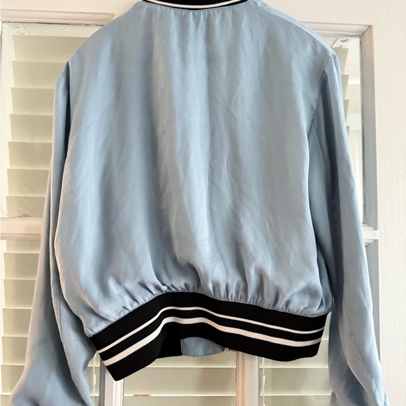 Bershka light blue jacket with black and white stripes, zip front. - Picture 2 of 3